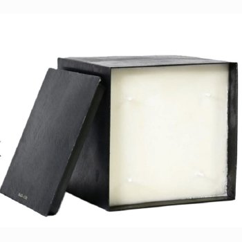 Hand Poured scented Candle Terre Noire